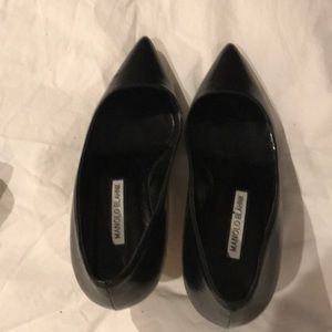 Manolo Blahnik black leather low pumps 371/2